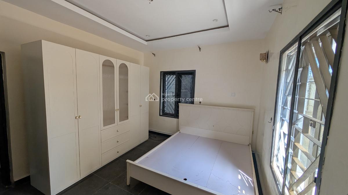 Service and Spacious 3 Bedroom Flat, Wuse 2, Abuja, Flat / Apartment for Rent