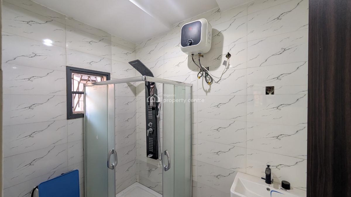 Service and Spacious 3 Bedroom Flat, Wuse 2, Abuja, Flat / Apartment for Rent