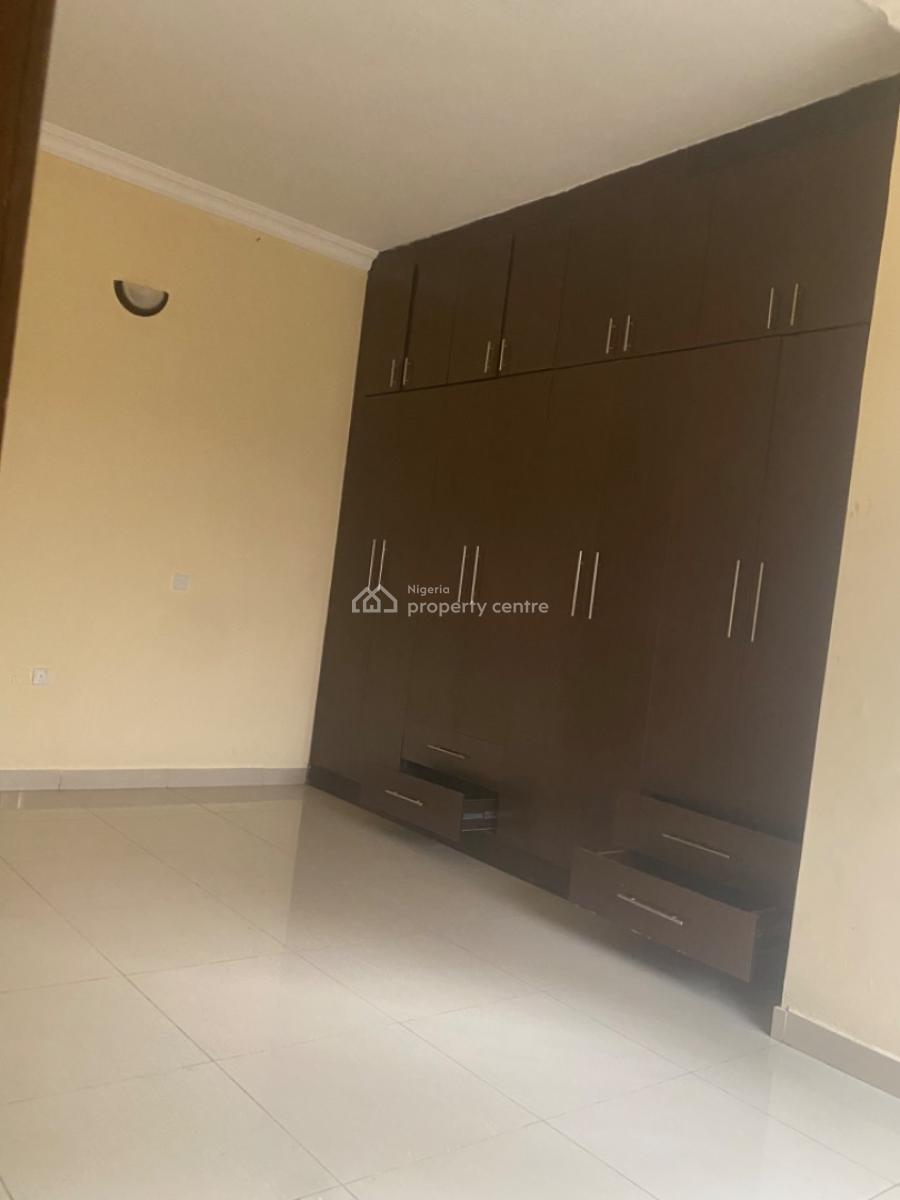 Specious 2 Bedrooms Apartment on Ground Floor, Gbangbala Street, Ikate, Lekki, Lagos, Flat / Apartment for Rent