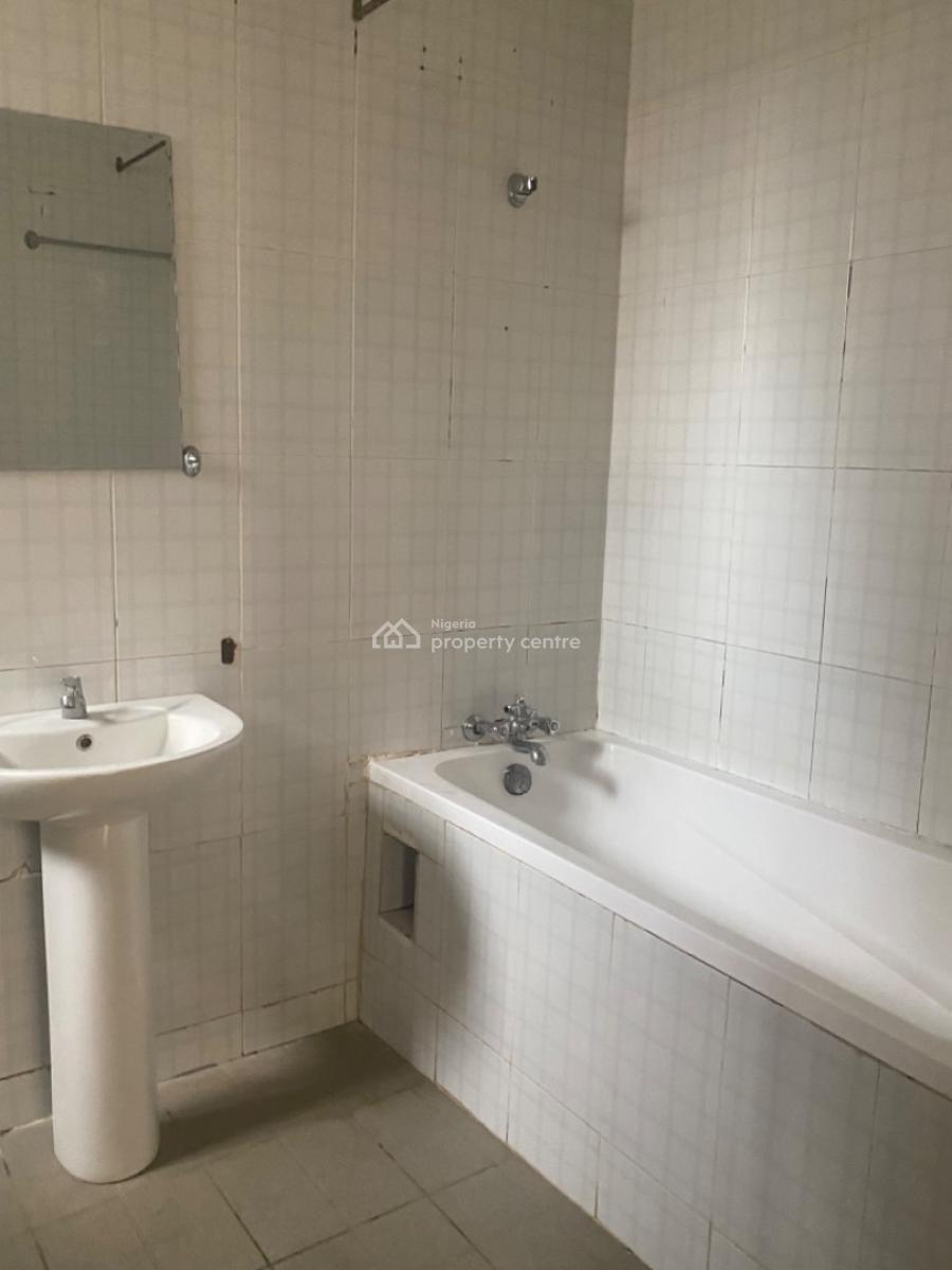 Specious 2 Bedrooms Apartment on Ground Floor, Gbangbala Street, Ikate, Lekki, Lagos, Flat / Apartment for Rent