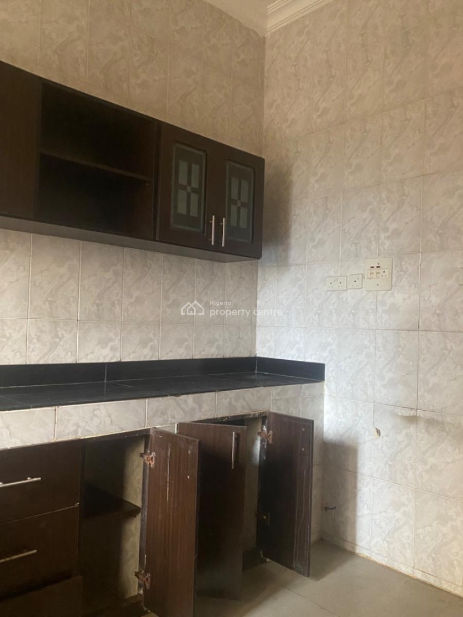 Specious 2 Bedrooms Apartment on Ground Floor, Gbangbala Street, Ikate, Lekki, Lagos, Flat / Apartment for Rent
