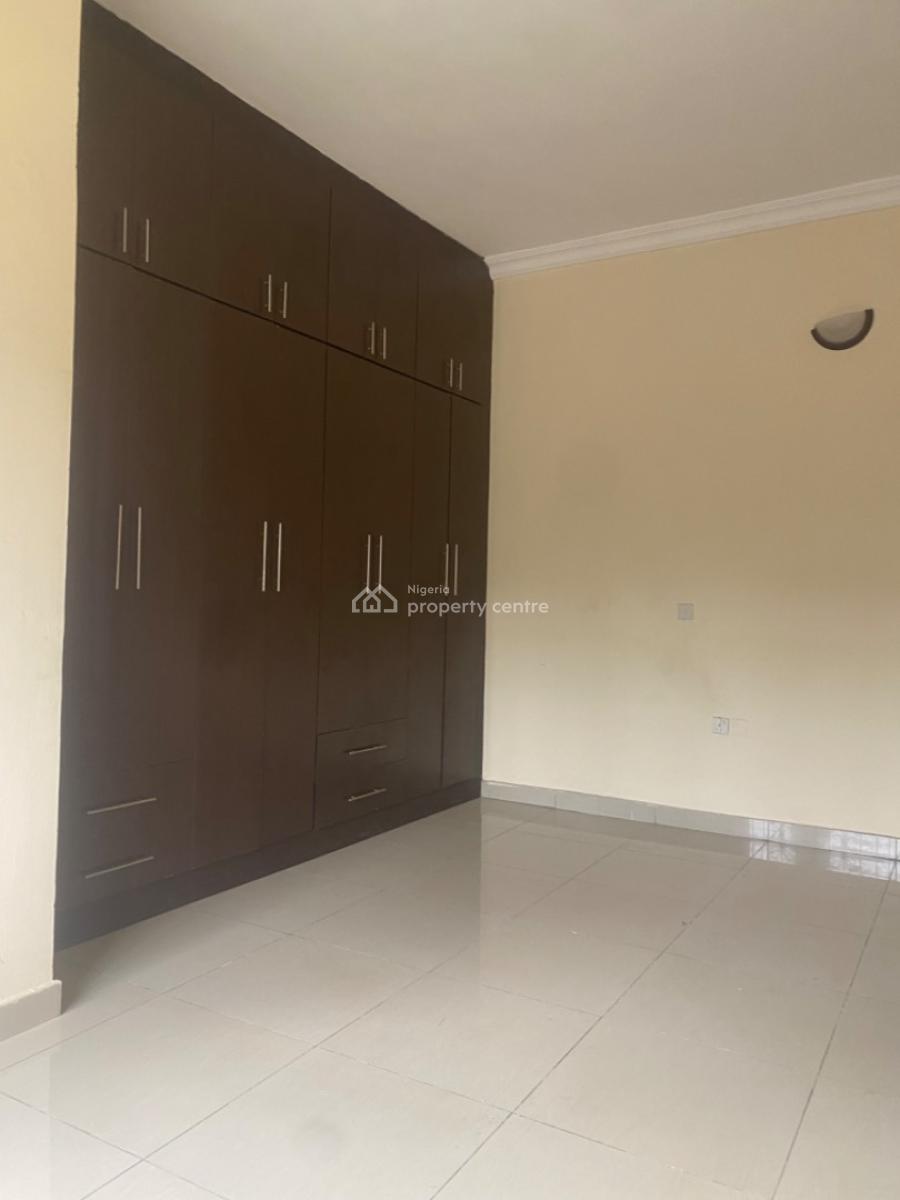 Specious 2 Bedrooms Apartment on Ground Floor, Gbangbala Street, Ikate, Lekki, Lagos, Flat / Apartment for Rent