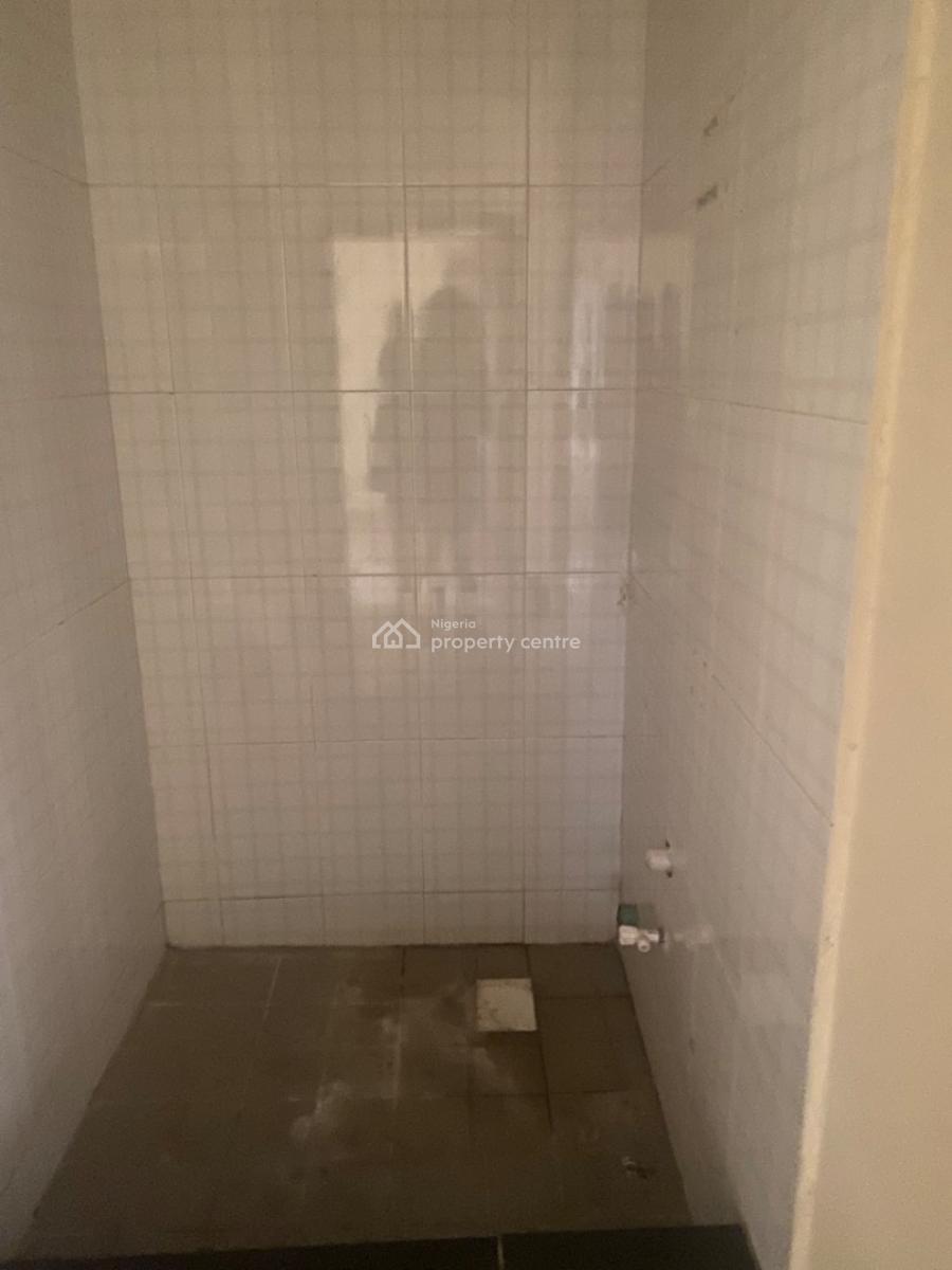 Specious 2 Bedrooms Apartment on Ground Floor, Gbangbala Street, Ikate, Lekki, Lagos, Flat / Apartment for Rent