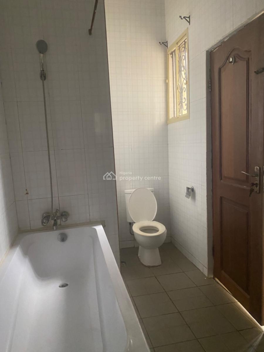 Specious 2 Bedrooms Apartment on Ground Floor, Gbangbala Street, Ikate, Lekki, Lagos, Flat / Apartment for Rent