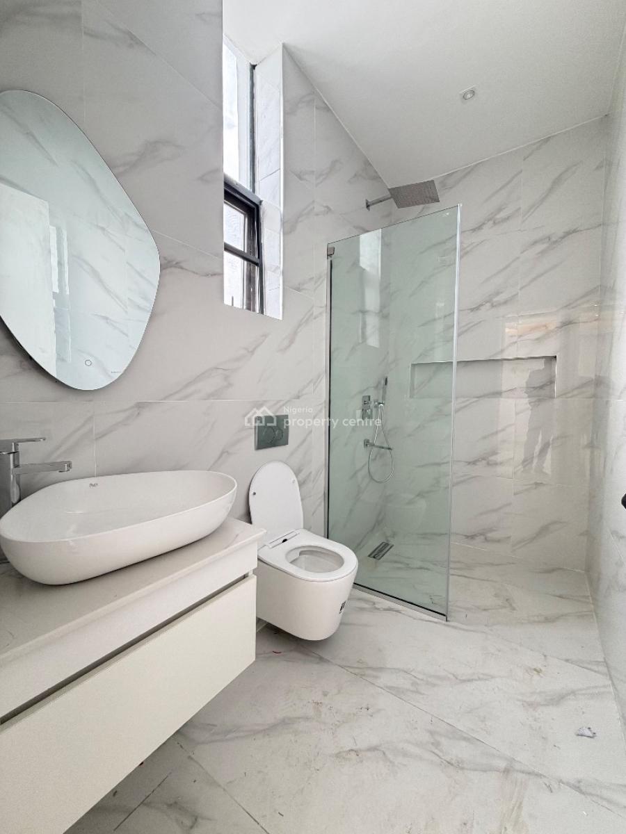 Luxury 2 Bedroom Apartment, Lekki Phase 1, Lekki, Lagos, Flat / Apartment for Sale