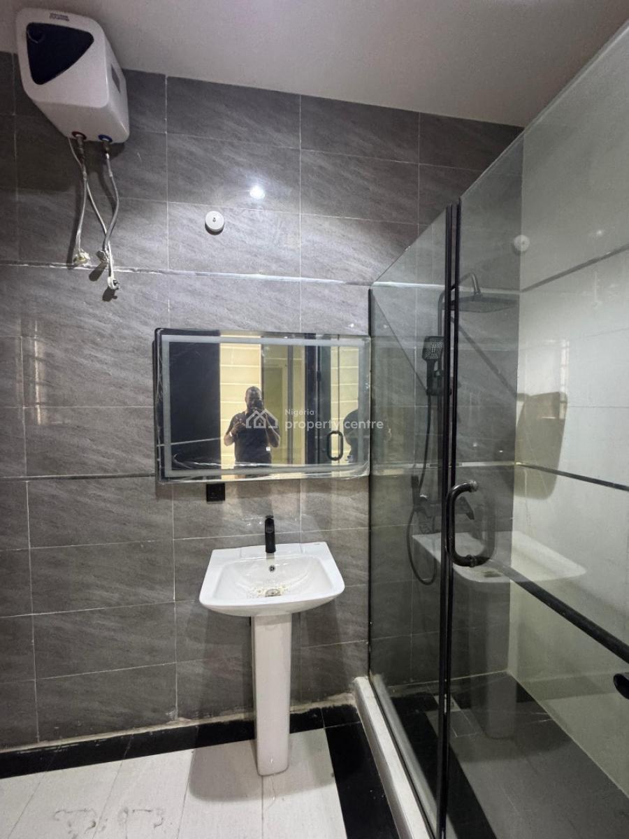 3 Bedroom Apartment + Bq, Lekki Phase 1, Lekki, Lagos, Flat / Apartment for Rent