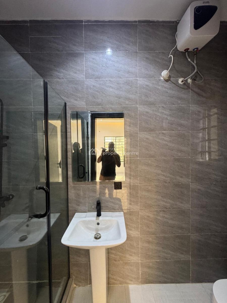 3 Bedroom Apartment + Bq, Lekki Phase 1, Lekki, Lagos, Flat / Apartment for Rent