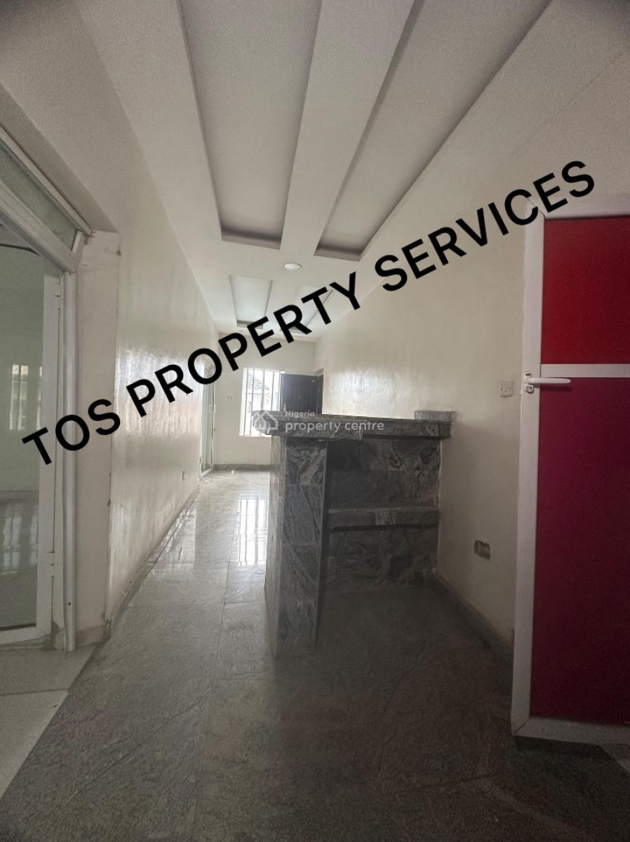 5 Bedroom Commercial Property, Off Herbert Macaulay Way, Yaba, Lagos, Office Space for Rent