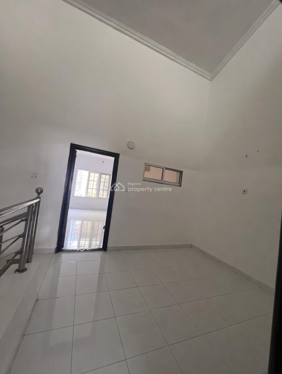 a Well Built 3 Bedroom Duplex, Pepperoni Abraham Adesunya, Lekki Phase 2, Lekki, Lagos, Terraced Duplex for Rent