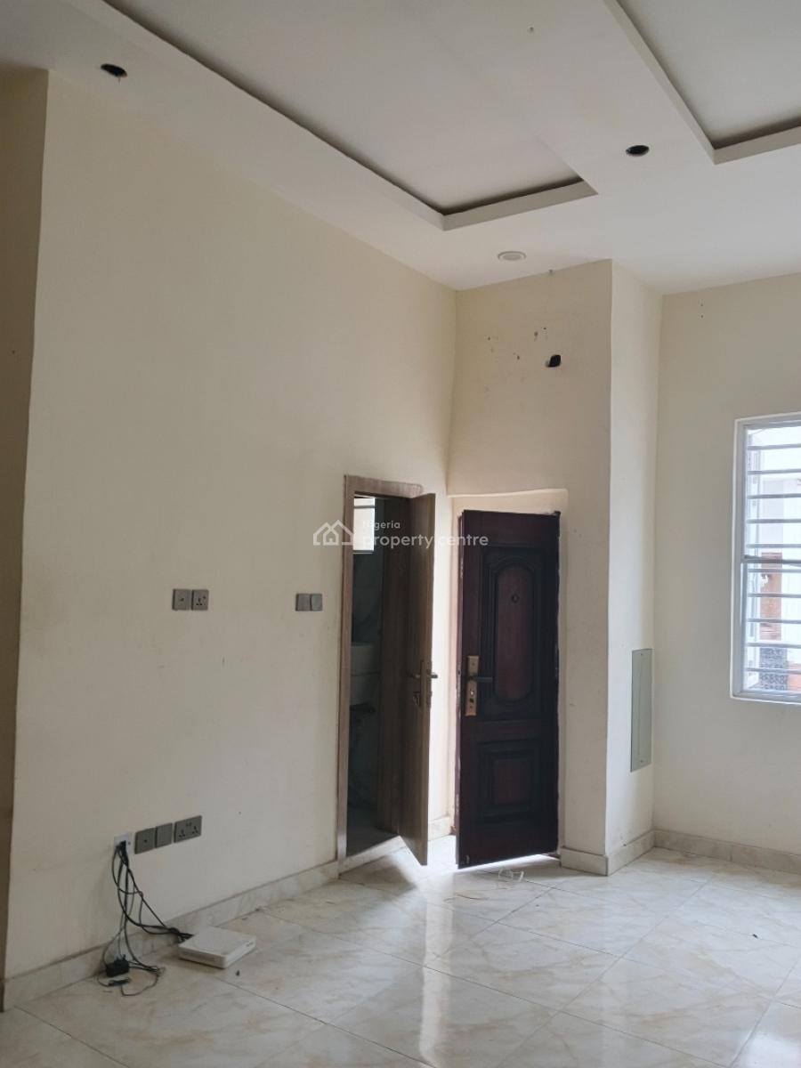 Super Distress 4 Bedroom Terrace Duplex with Premium Finishing, Vgc, Lekki, Lagos, Terraced Duplex for Sale