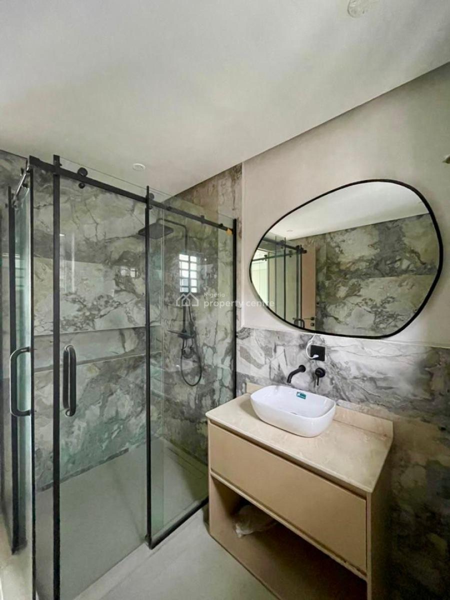 Distress  Spacious 4 Bedroom Duplex in a Secured Flood Free Estate, Lekki Phase 1, Lekki, Lagos, House for Sale