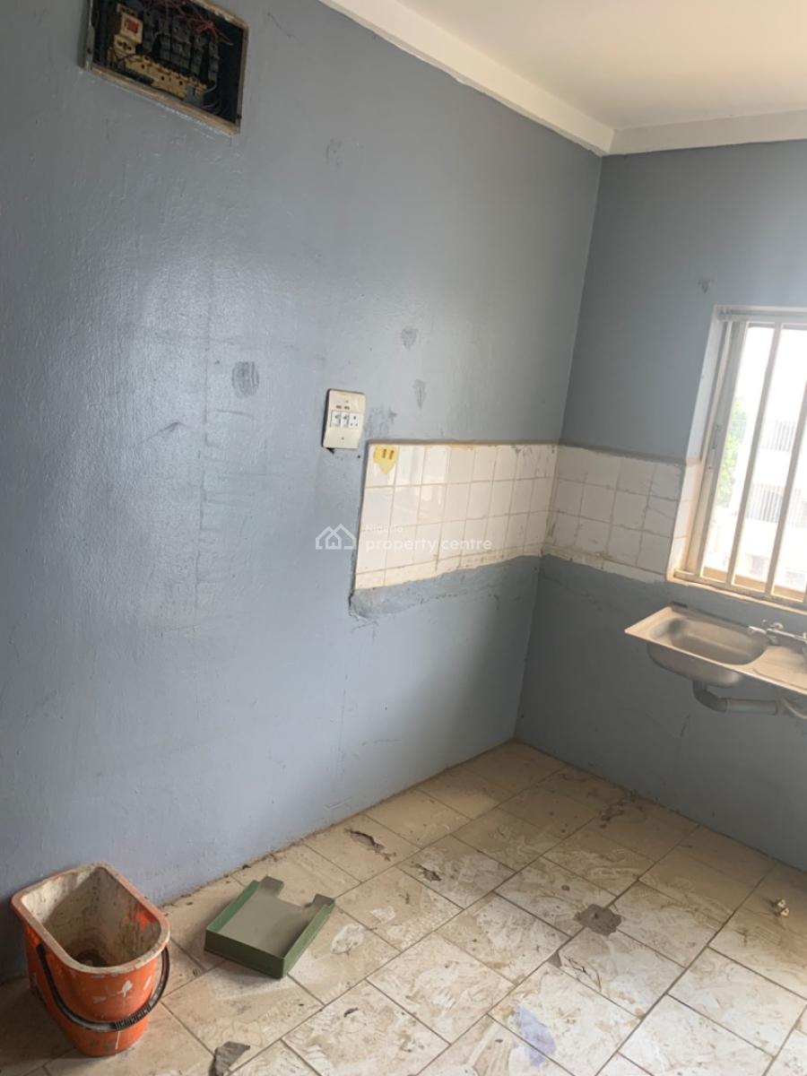 Spacious 2 Bedroom Flat on The Second Floor, Wuse 2, Abuja, Flat / Apartment for Rent
