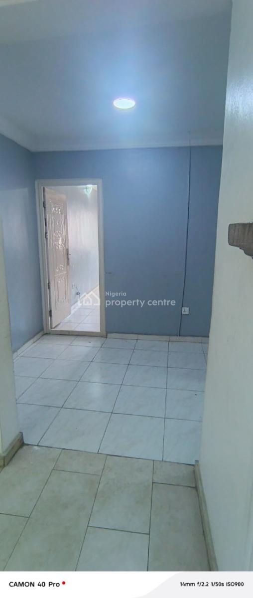 Perfect and Sharp 3 Bedroom Flat Upstairs, By Eternal Filling Station, Idado, Lekki, Lagos, Flat / Apartment for Rent