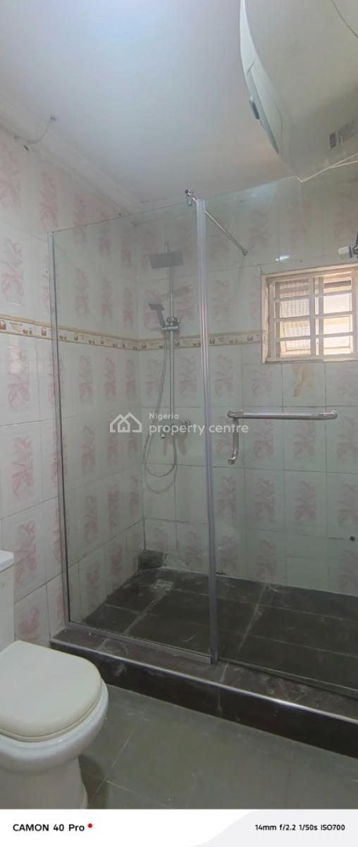 Perfect and Sharp 3 Bedroom Flat Upstairs, By Eternal Filling Station, Idado, Lekki, Lagos, Flat / Apartment for Rent