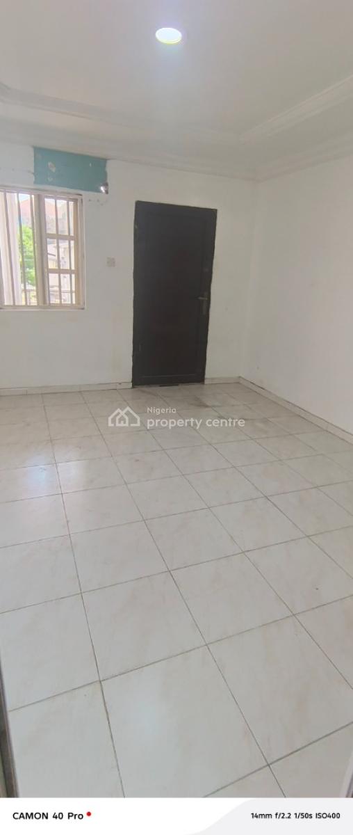 Perfect and Sharp 3 Bedroom Flat Upstairs, By Eternal Filling Station, Idado, Lekki, Lagos, Flat / Apartment for Rent