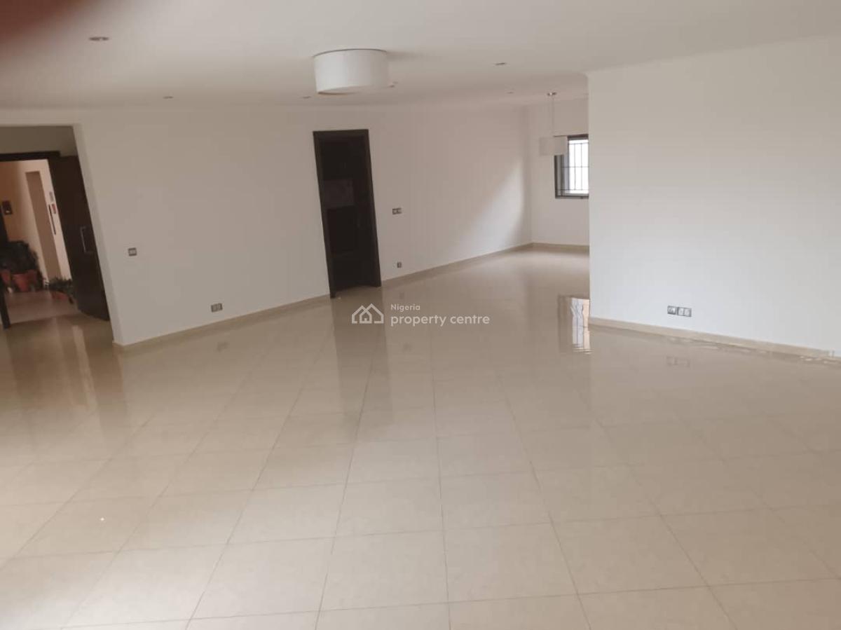 Fully Serviced 3 Bedroom Flat on 3rd Floor with Lift, Old Ikoyi, Ikoyi, Lagos, Flat / Apartment for Rent