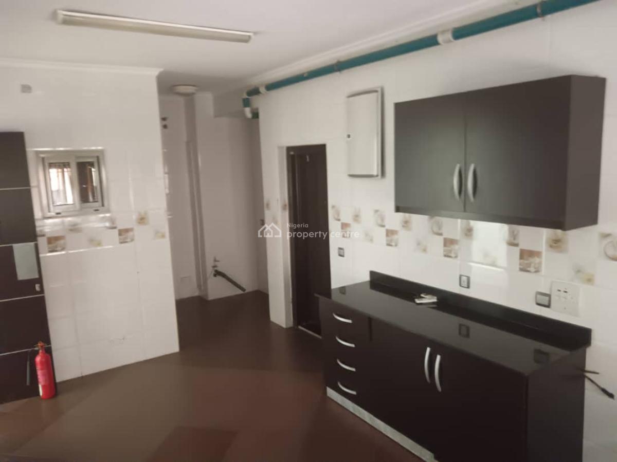 Fully Serviced 3 Bedroom Flat on 3rd Floor with Lift, Old Ikoyi, Ikoyi, Lagos, Flat / Apartment for Rent