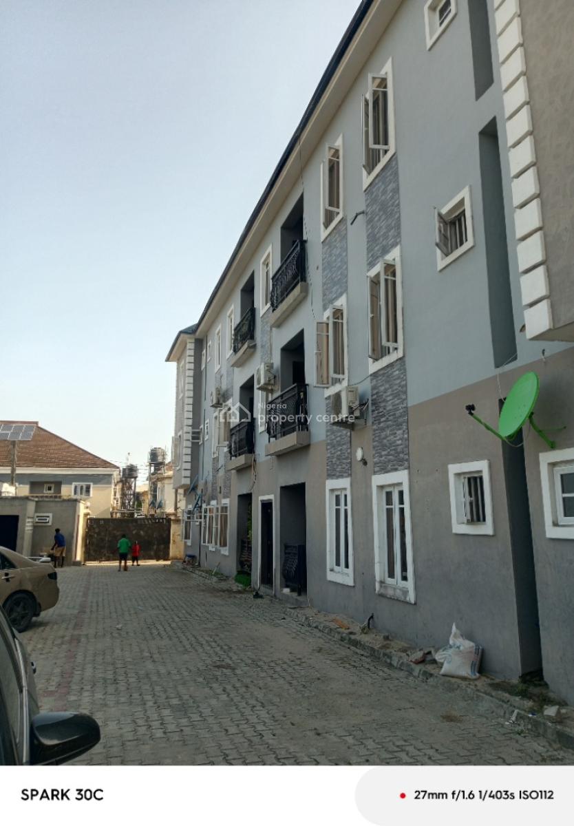 3 Bedroom Luxury Apartment, Mobil Road, Ilaje, Ajah, Lagos, Flat / Apartment for Rent