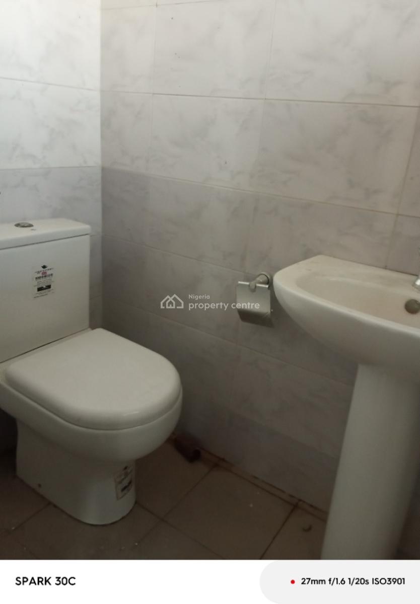 3 Bedroom Luxury Apartment, Mobil Road, Ilaje, Ajah, Lagos, Flat / Apartment for Rent