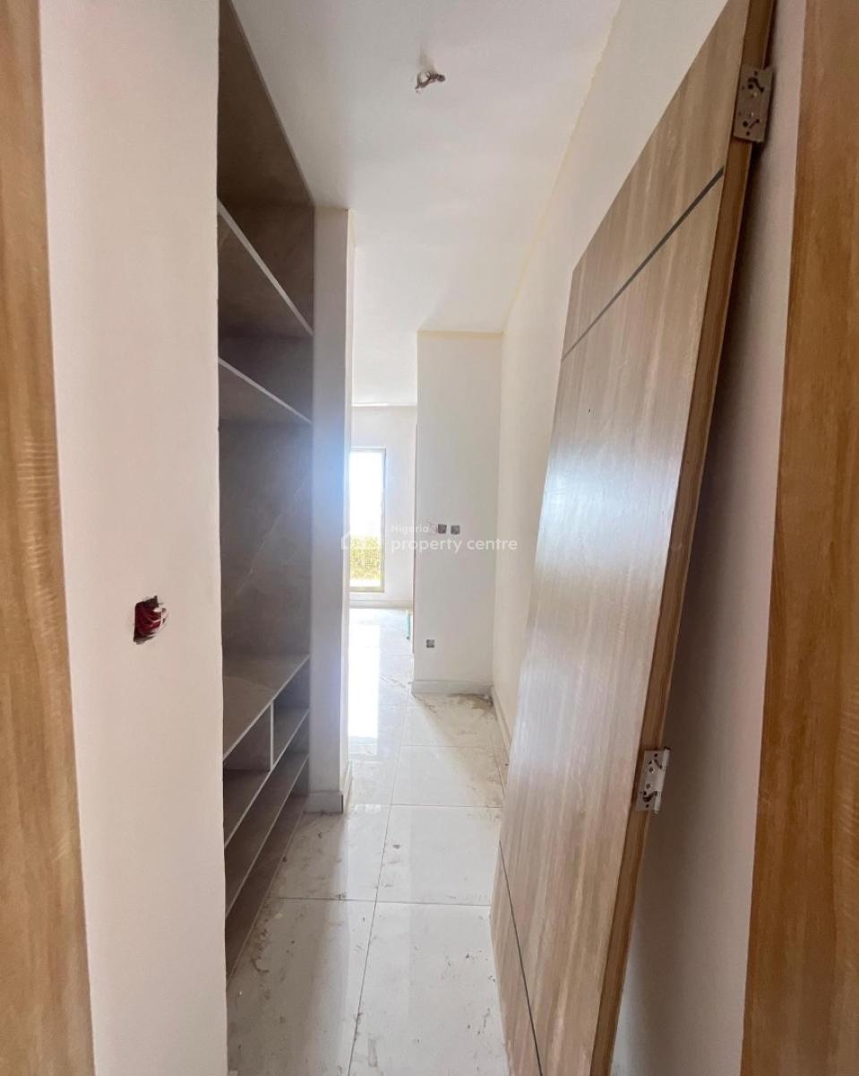 Lovely 2 Bedroom Apartment with Bq, Ologolo, Ologolo, Lekki, Lagos, Block of Flats for Sale