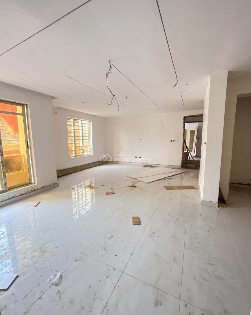 Lovely 2 Bedroom Apartment with Bq, Ologolo, Ologolo, Lekki, Lagos, Block of Flats for Sale