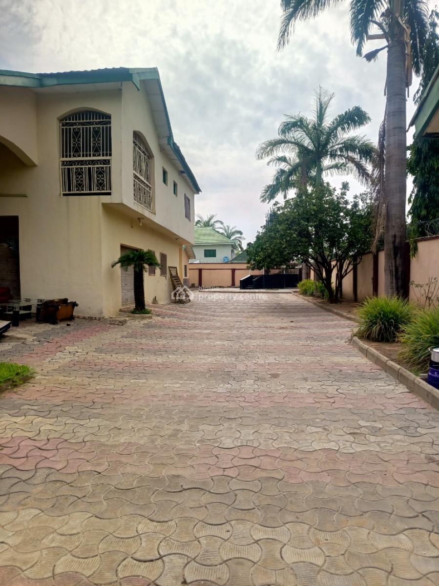 Specious 5 Bedrooms Fully Detached Duplex with 2 Bedsroom +  Self-contain, Main By Galadima Gate, Gwarinpa, Abuja, Detached Duplex for Rent