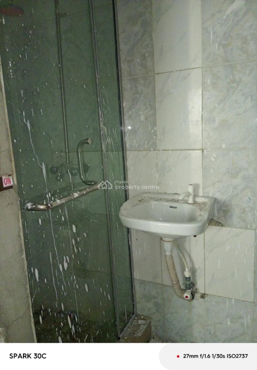 Renovated 2 Bedroom Flat, Mobil Road, Ilaje, Ajah, Lagos, Flat / Apartment for Rent