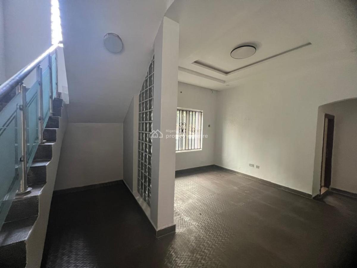 Spacious  5-bedroom  Detached  House  with Bq, Chevy  View Estate, Off Chevron. Road, Lekki, Lagos, Detached Duplex for Sale