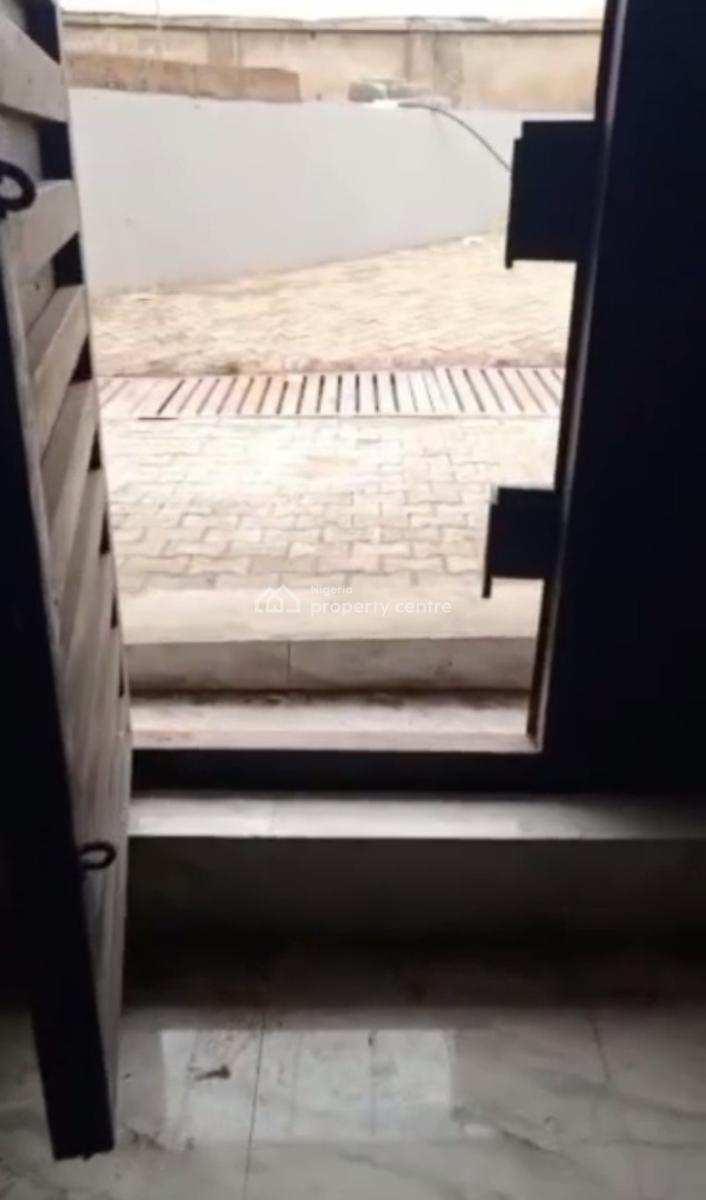 Lease: Massively Spacious Standard Warehouse, Mabushi, Abuja, Warehouse for Rent