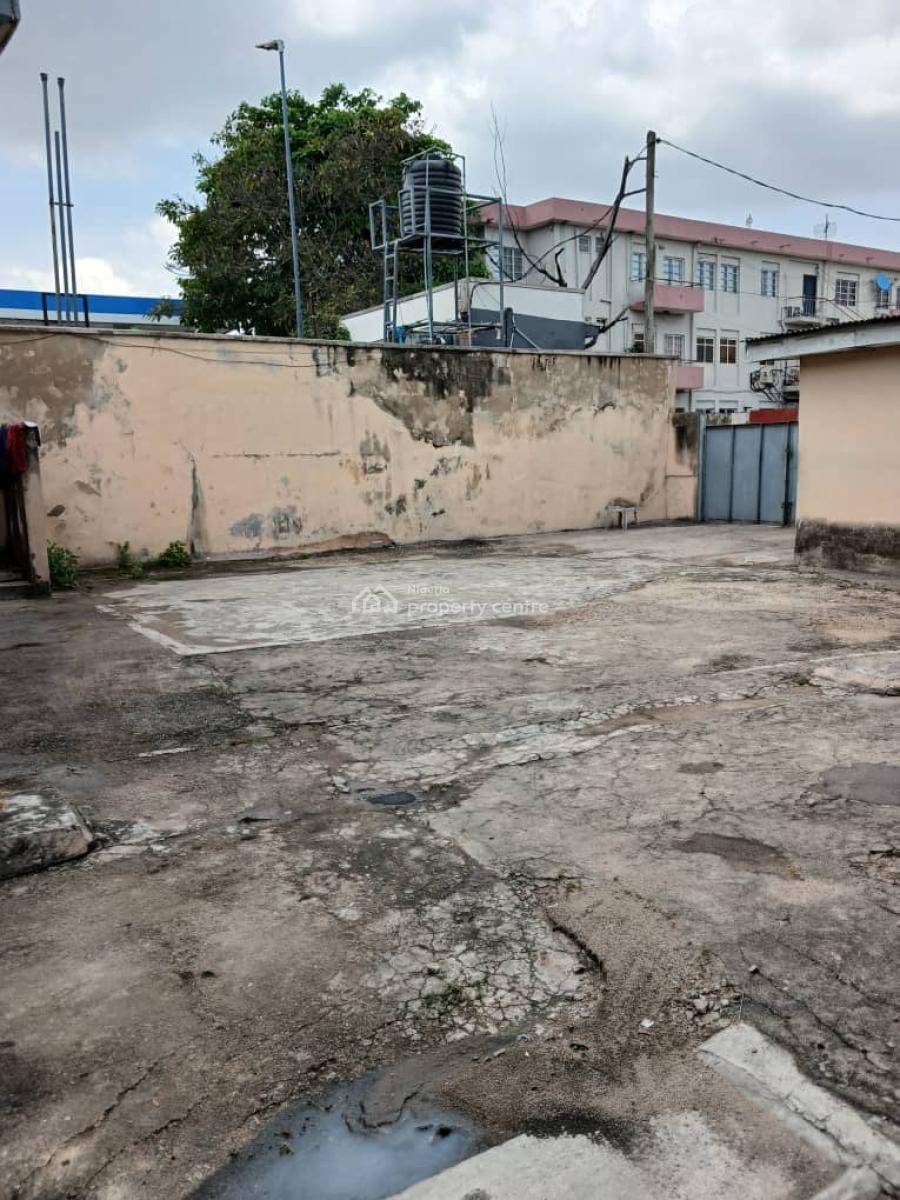 Demolishable 4 Bedroom Bungalow on a Plot of Land, By Corona School, Anthony, Maryland, Lagos, Detached Bungalow for Sale