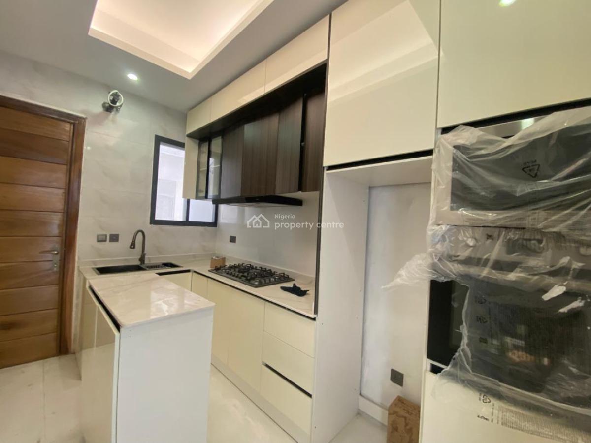 Spacious 2 Bedroom Apartment, Lekki Phase 1, Lekki Phase 1, Lekki, Lagos, Flat / Apartment for Sale