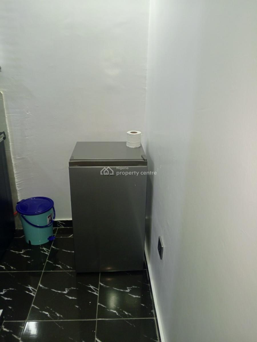 Lovely Furnished Mini Flat, Off Adelabu Street, Surulere, Lagos, Mini Flat (room and Parlour) Short Let