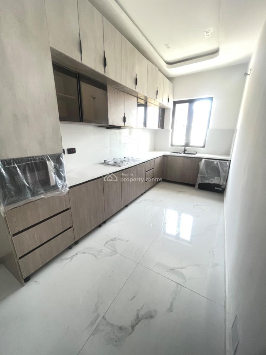 Luxury 2 Bedroom Flat and 1bq, Lekki Phase 1, Lekki, Lagos, Block of Flats for Sale