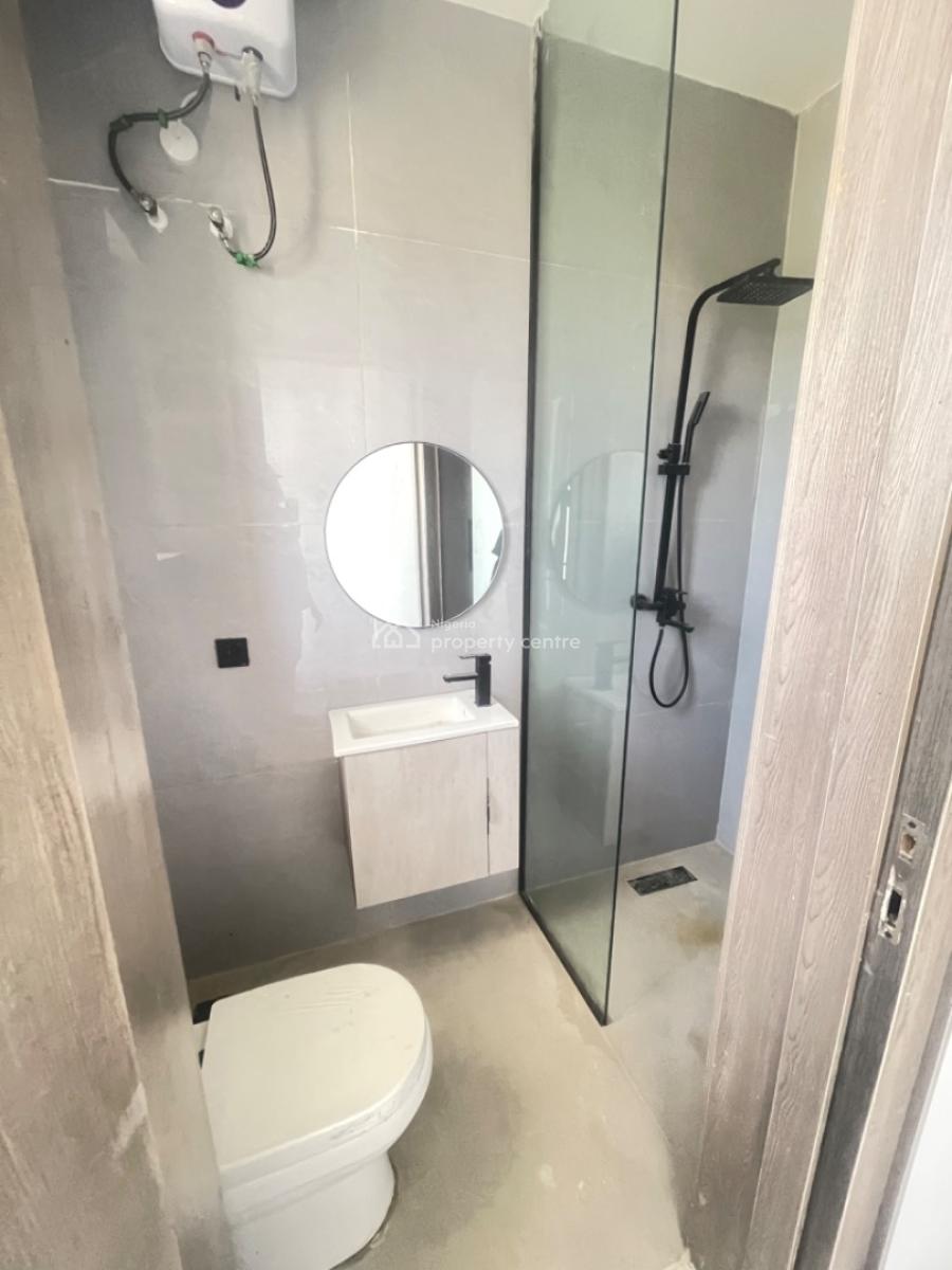 Luxury 2 Bedroom Flat and 1bq, Lekki Phase 1, Lekki, Lagos, Block of Flats for Sale