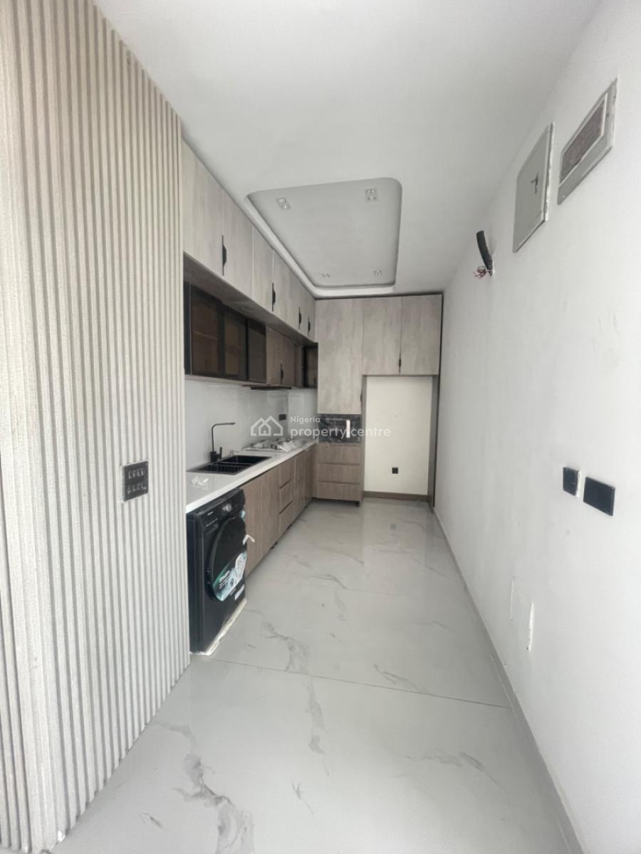 Luxury 2 Bedroom Flat and 1bq, Lekki Phase 1, Lekki, Lagos, Block of Flats for Sale