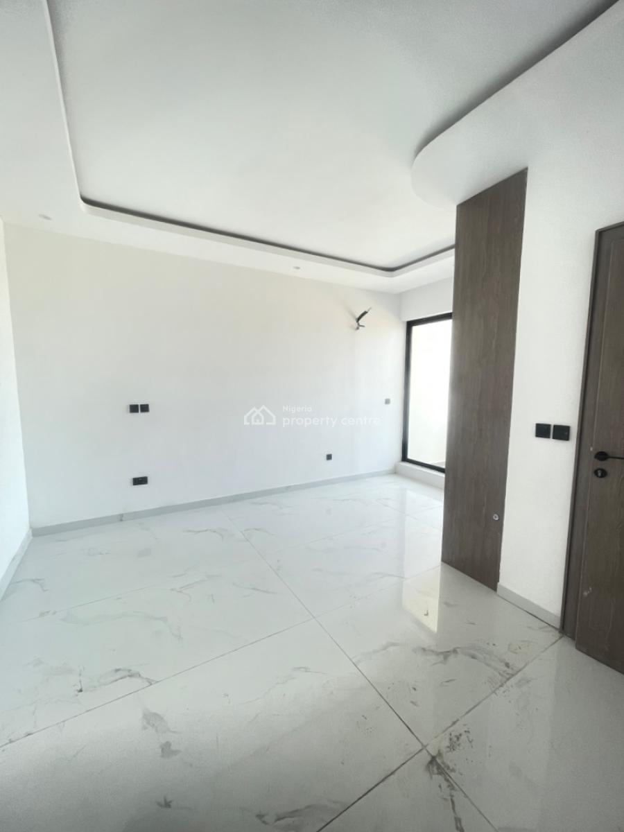 Luxury 2 Bedroom Flat and 1bq, Lekki Phase 1, Lekki, Lagos, Block of Flats for Sale