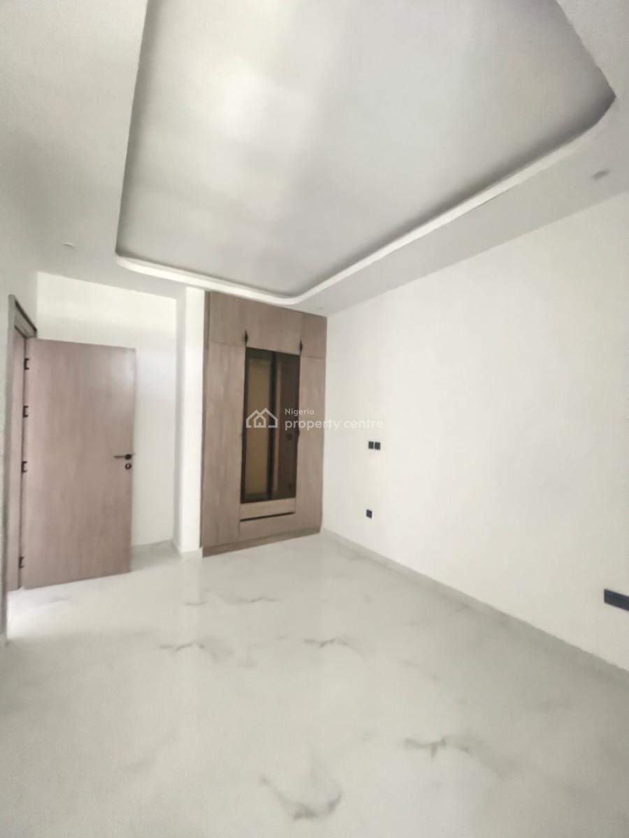 Luxury 2 Bedroom Flat and 1bq, Lekki Phase 1, Lekki, Lagos, Block of Flats for Sale