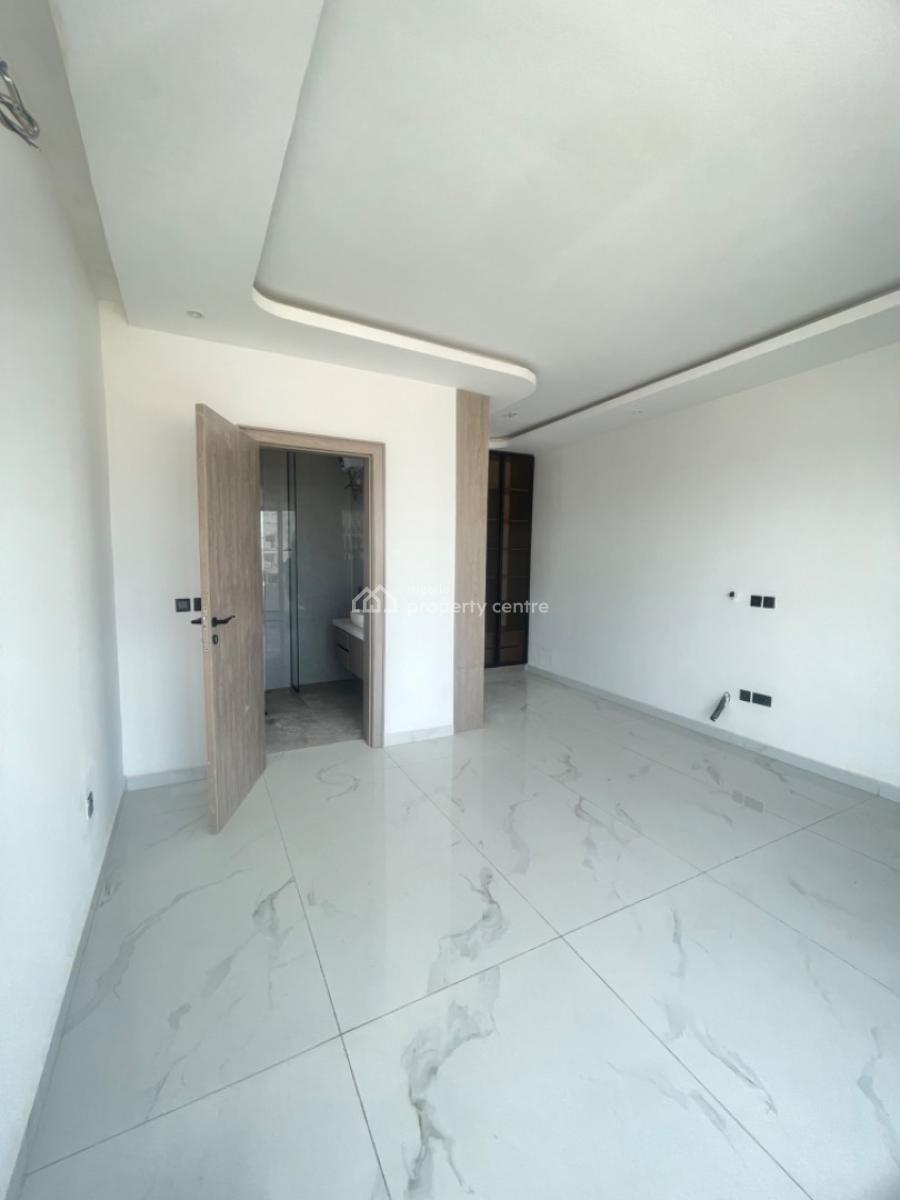 Luxury 2 Bedroom Flat and 1bq, Lekki Phase 1, Lekki, Lagos, Block of Flats for Sale