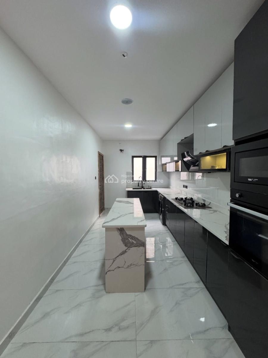 Contemporary, Well Built 2 Bedroom Apartment with Swimming Pool, Lekki Phase 1, Lekki, Lagos, Flat / Apartment for Sale