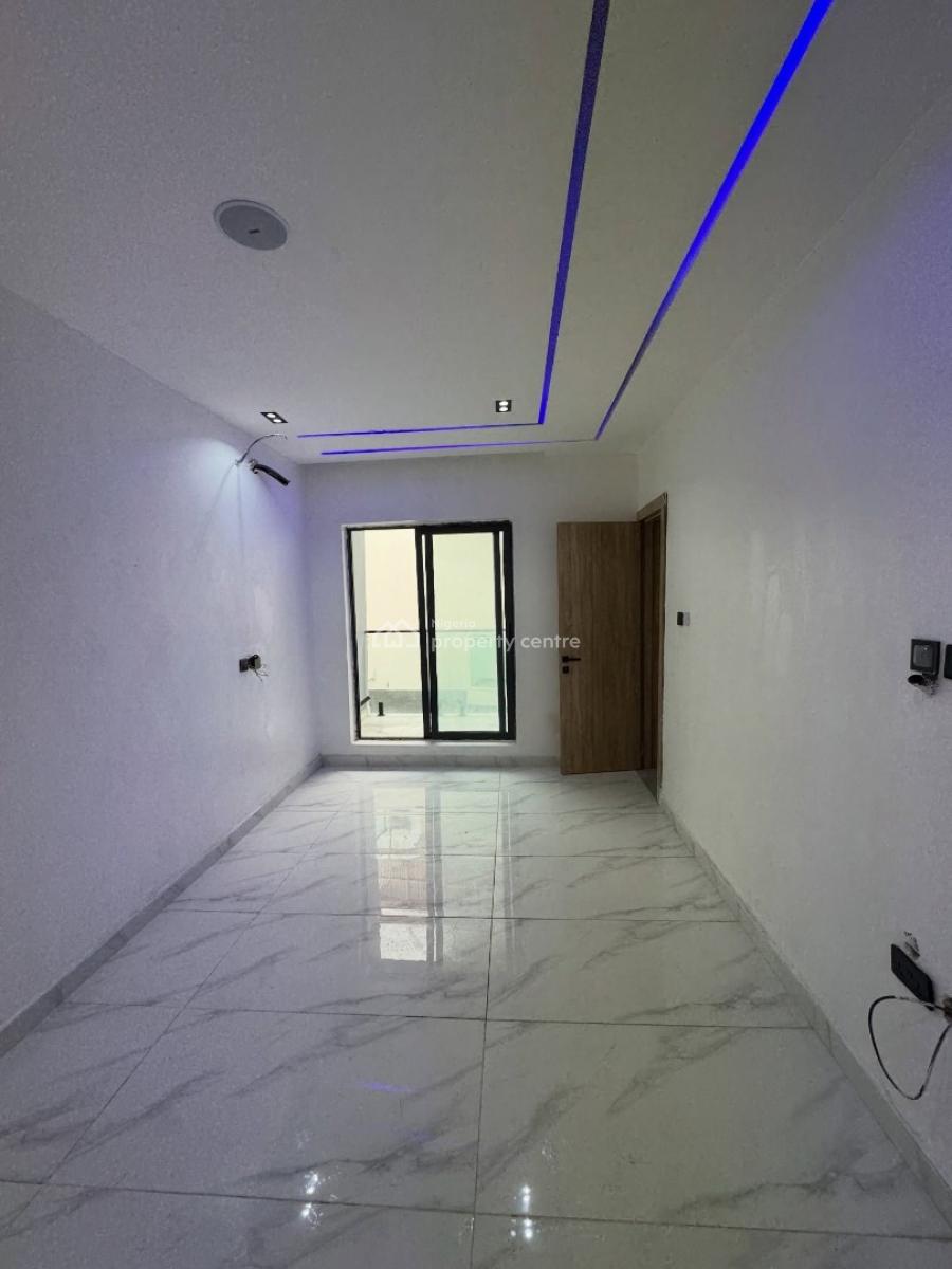 Contemporary, Well Built 2 Bedroom Apartment with Swimming Pool, Lekki Phase 1, Lekki, Lagos, Flat / Apartment for Sale