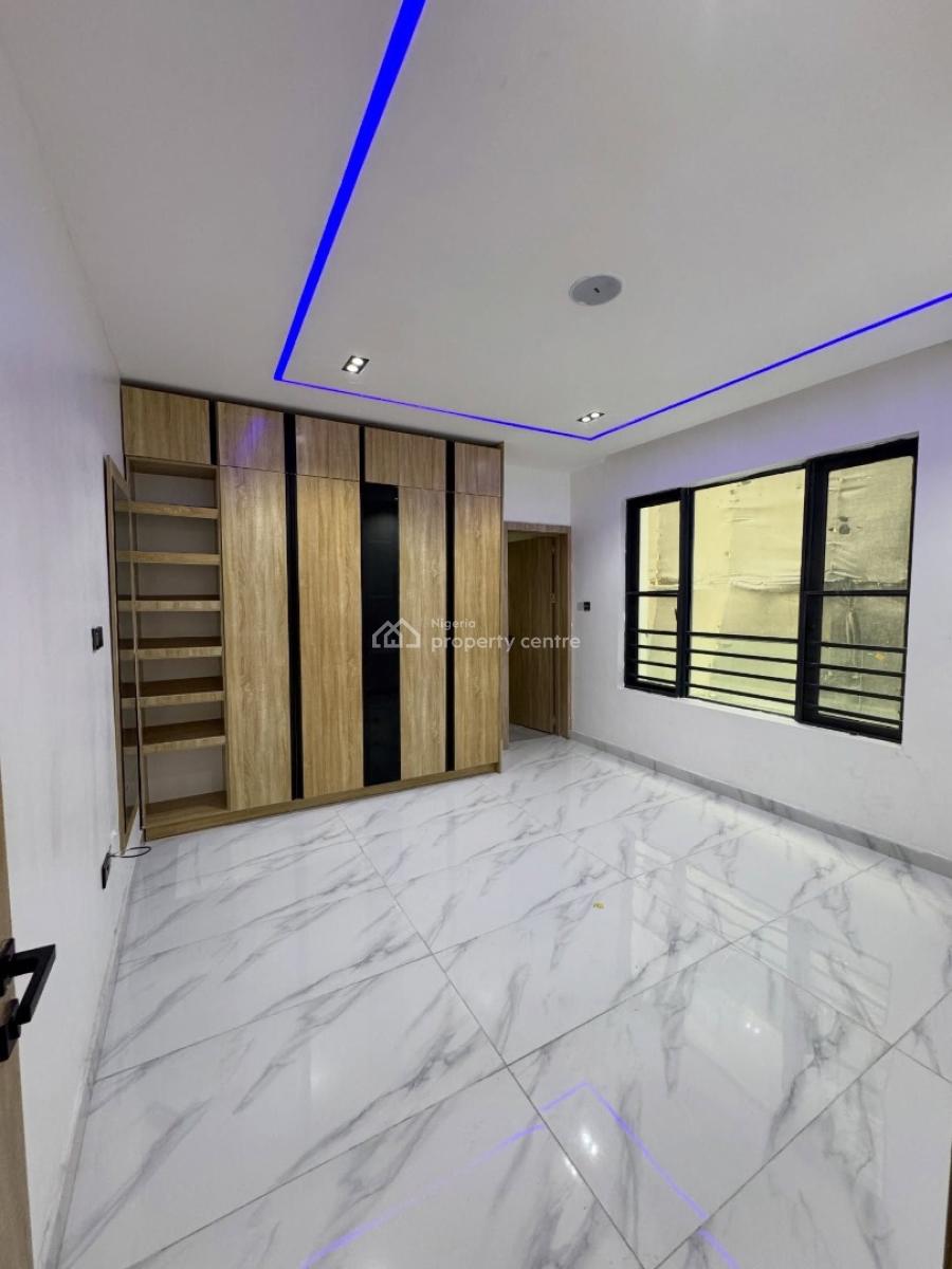 Contemporary, Well Built 2 Bedroom Apartment with Swimming Pool, Lekki Phase 1, Lekki, Lagos, Flat / Apartment for Sale