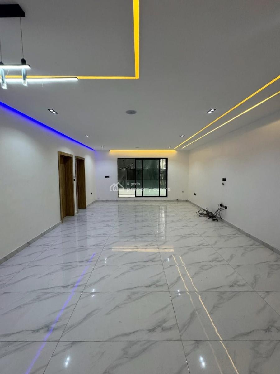 Contemporary, Well Built 2 Bedroom Apartment with Swimming Pool, Lekki Phase 1, Lekki, Lagos, Flat / Apartment for Sale