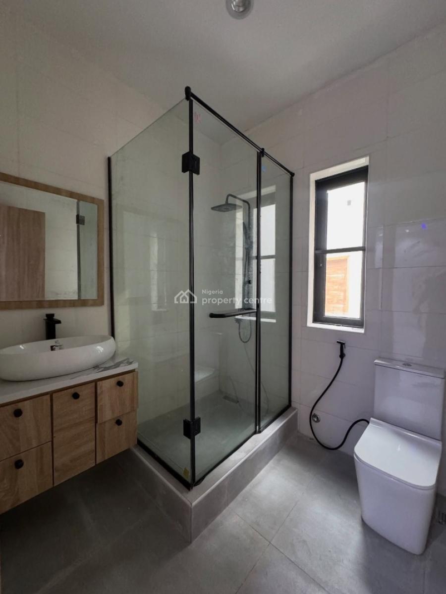 Contemporary, Well Built 2 Bedroom Apartment with Swimming Pool, Lekki Phase 1, Lekki, Lagos, Flat / Apartment for Sale