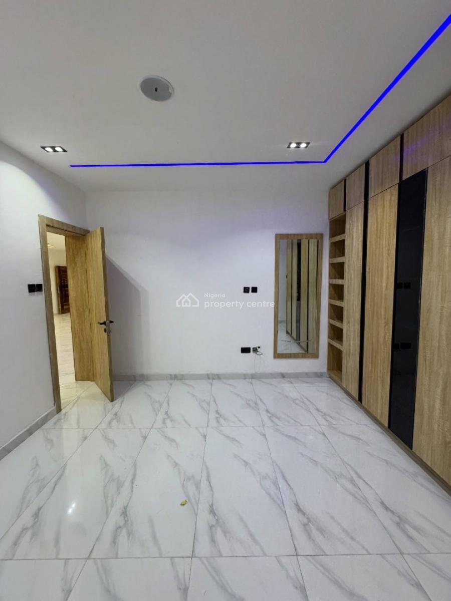 Contemporary, Well Built 2 Bedroom Apartment with Swimming Pool, Lekki Phase 1, Lekki, Lagos, Flat / Apartment for Sale