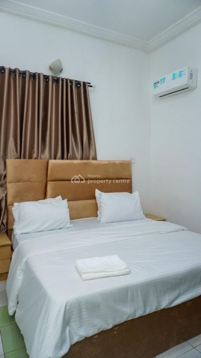 Luxury Spacious 2 Bedroom Furnished and Service Apartment, By Shopping Complex, Area 1, Garki, Abuja, Flat / Apartment Short Let