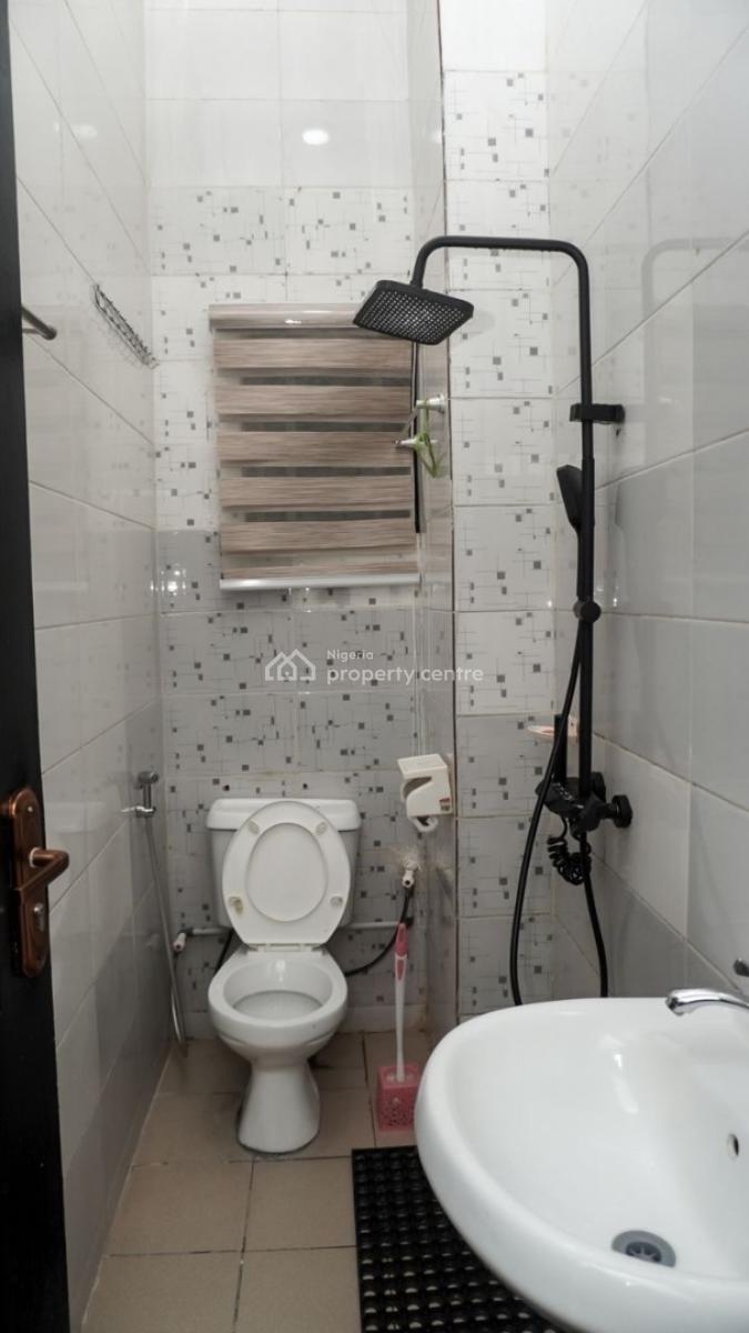 Luxury Spacious 2 Bedroom Furnished and Service Apartment, By Shopping Complex, Area 1, Garki, Abuja, Flat / Apartment Short Let