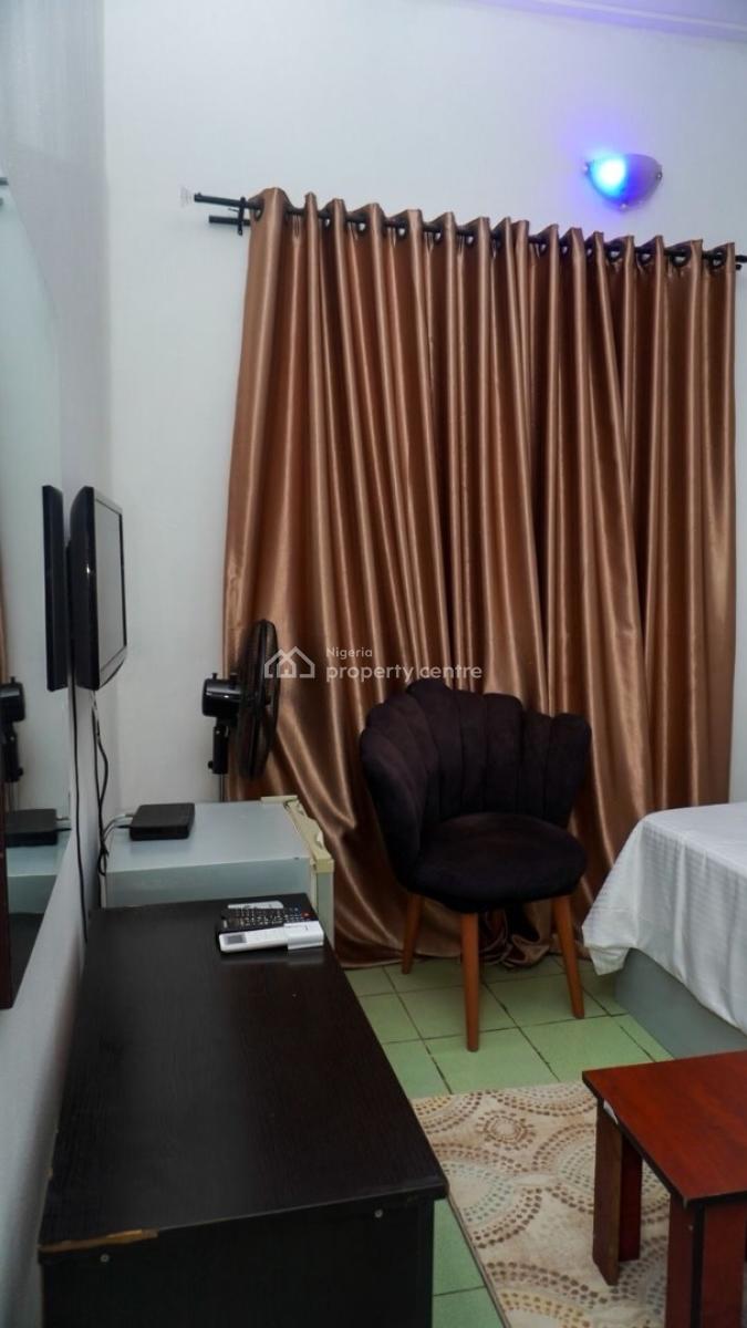 Luxury Spacious 2 Bedroom Furnished and Service Apartment, By Shopping Complex, Area 1, Garki, Abuja, Flat / Apartment Short Let