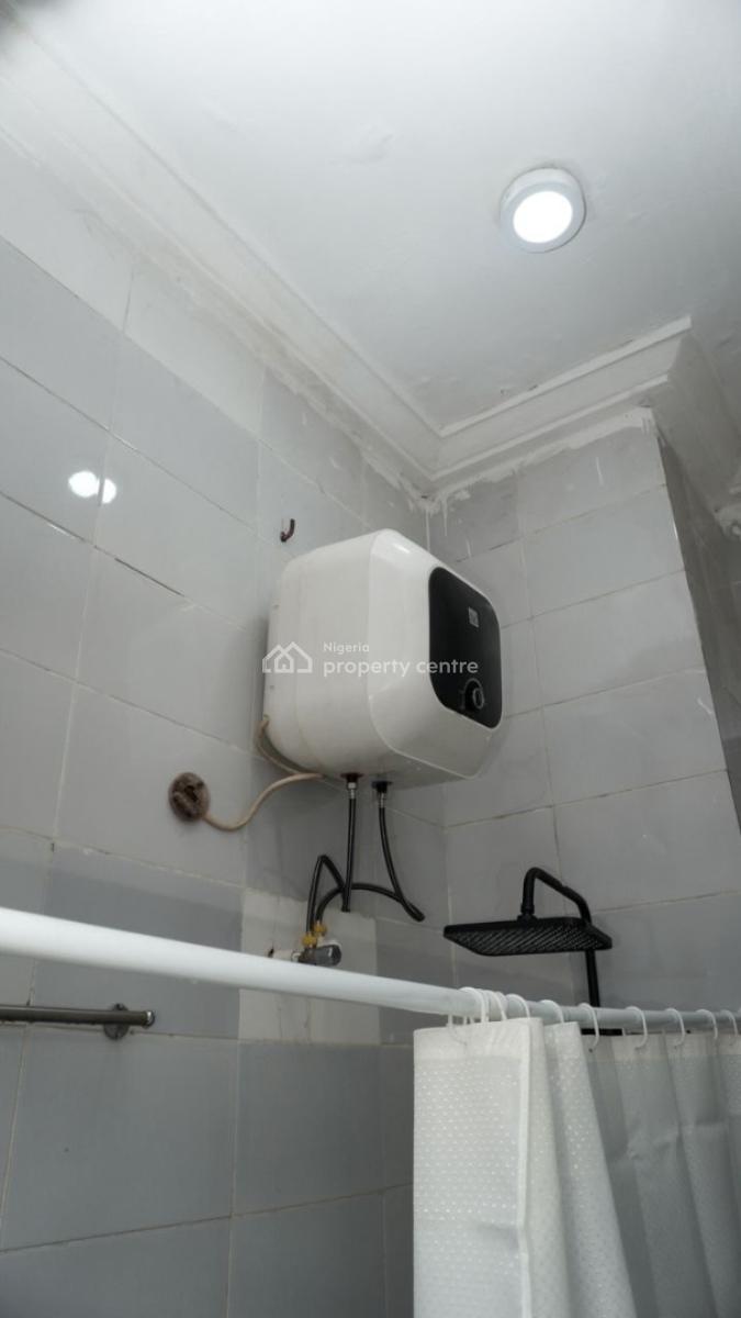 Luxury Spacious 2 Bedroom Furnished and Service Apartment, By Shopping Complex, Area 1, Garki, Abuja, Flat / Apartment Short Let