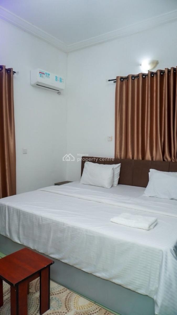 Luxury Spacious 2 Bedroom Furnished and Service Apartment, By Shopping Complex, Area 1, Garki, Abuja, Flat / Apartment Short Let