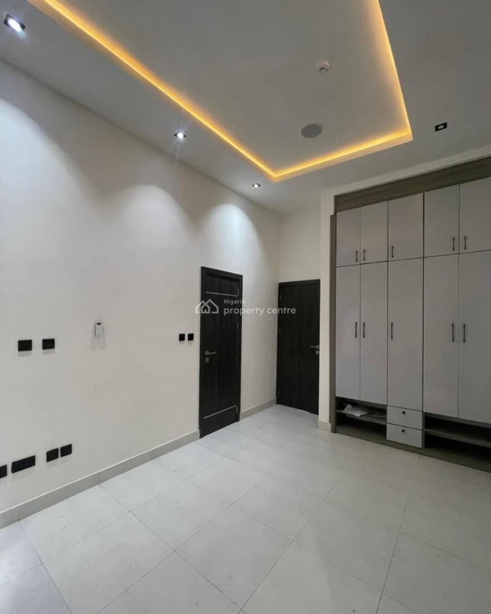 Exotic and Beautiful Plus a B Q, Lekki Phase 1, Lekki, Lagos, Flat / Apartment for Rent